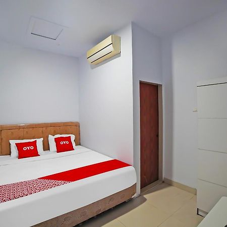Oyo 92342 Hotel Batik Traveller Medan Exteriér fotografie